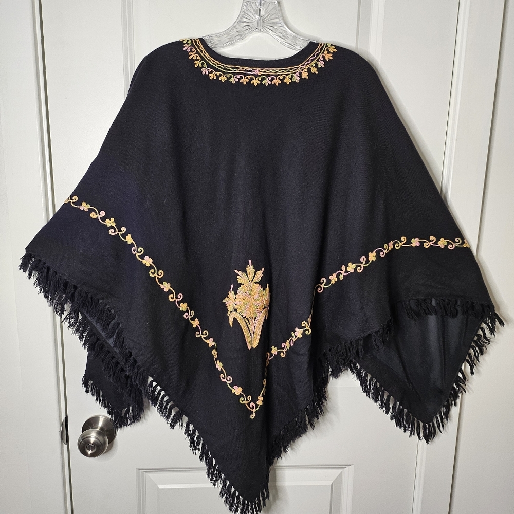 Embroidered Poncho Black Boho Fringe Hem Oversized Festival Top Bohemian Artsy - Picture 7 of 14